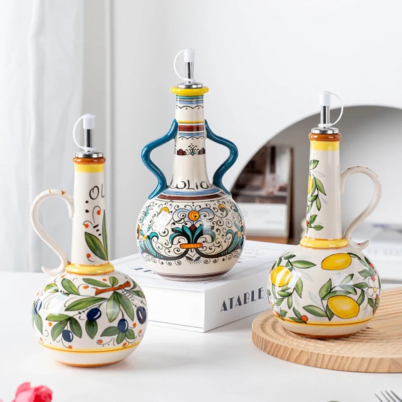 Kitchen Appliances And Utensils - Keramische oliefles, sojasausfles, kruidenpot, keukenartikelen, Noorse